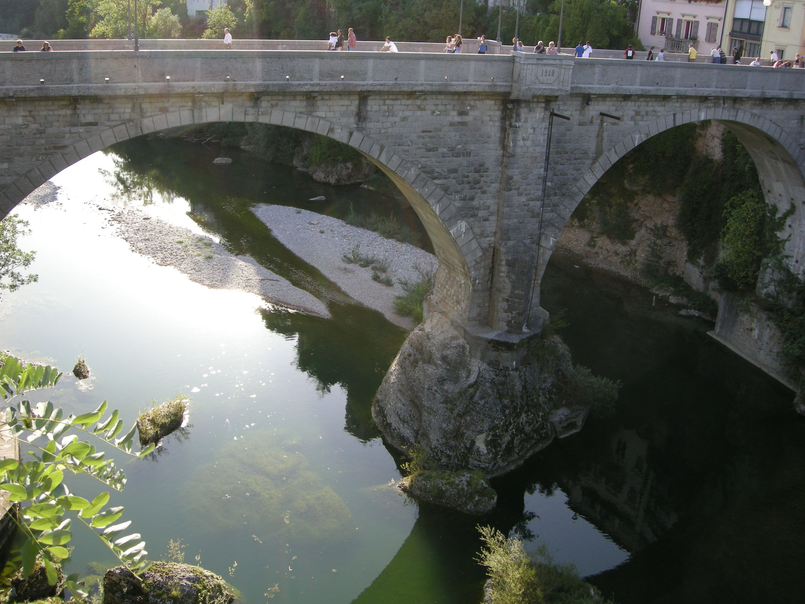 Cividale,_ponte_del_diavolo_02.JPG